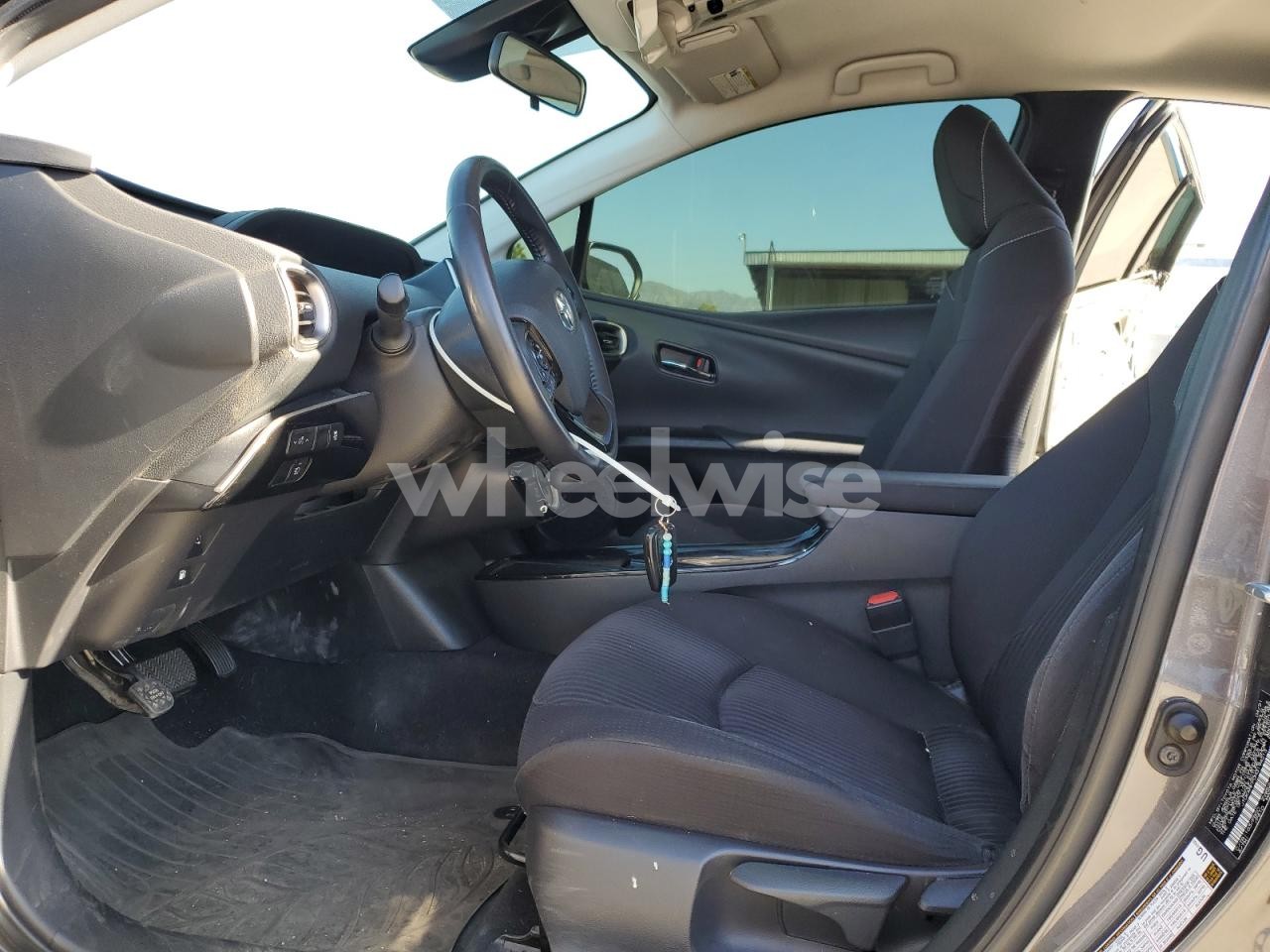 Photo 7 of 2021 TOYOTA PRIUS PRIME LE (VIN JTDKAMFP0M3194213)