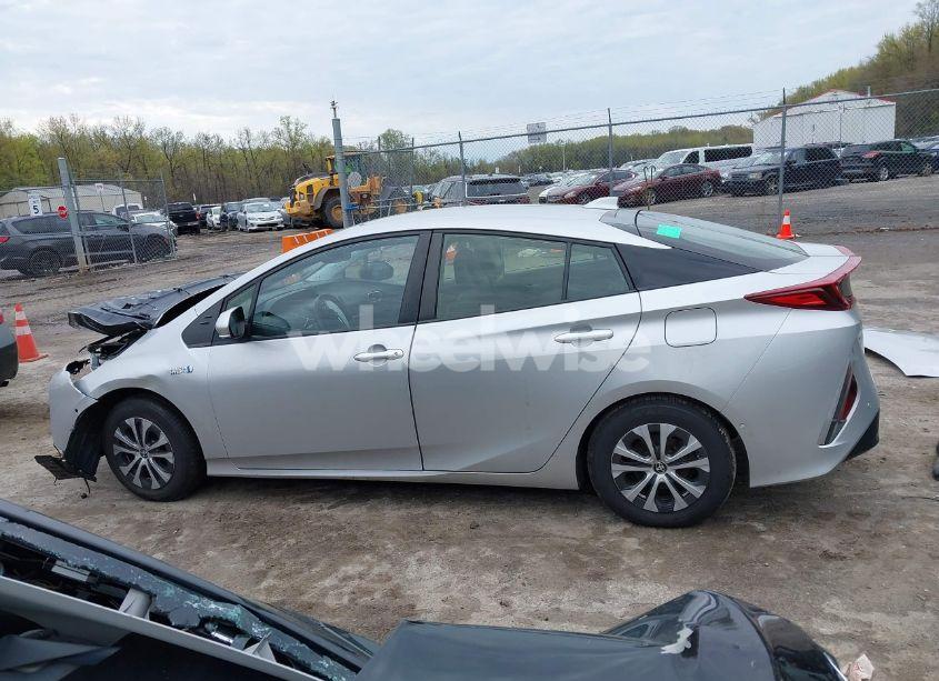 Photo 14 of 2021 Toyota Prius PRIME LIMITED (VIN JTDKAMFP0M3194485)