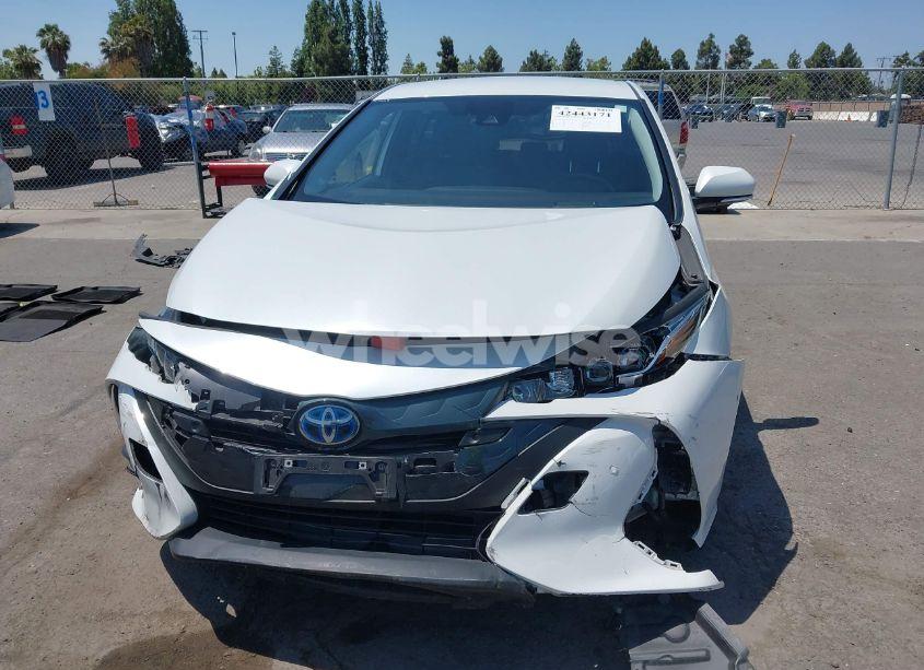 Photo 11 of 2021 Toyota Prius PRIME LIMITED (VIN JTDKAMFP3M3187644)