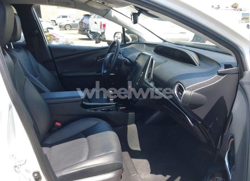 Photo 5 of 2021 Toyota Prius PRIME LIMITED (VIN JTDKAMFP3M3187644)