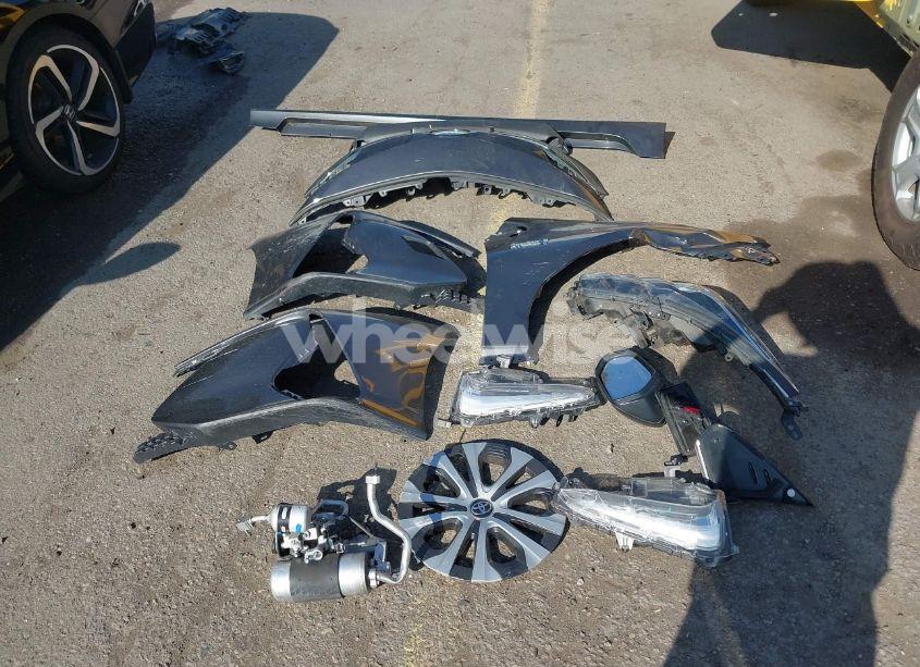 Photo 12 of 2022 Toyota Prius PRIME XLE (VIN JTDKAMFP3N3229070)