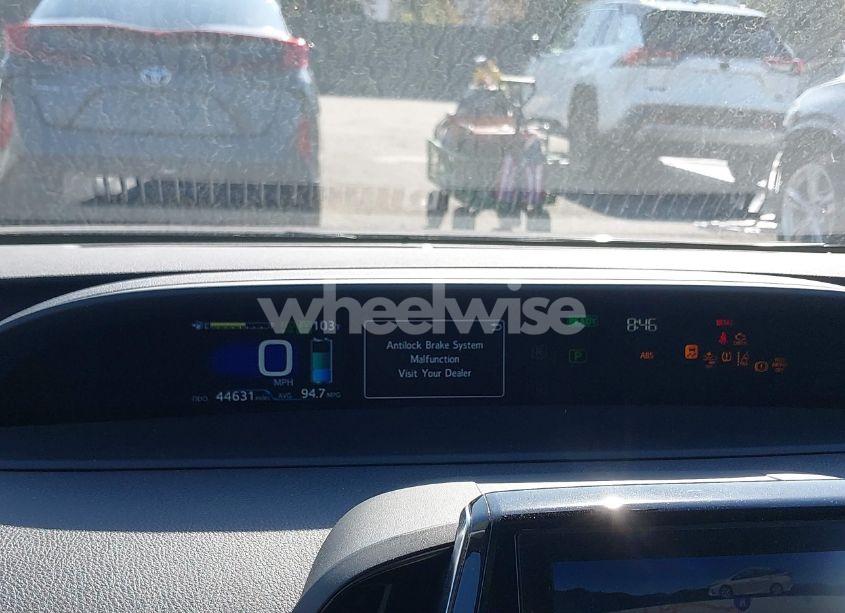 Photo 7 of 2022 Toyota Prius PRIME XLE (VIN JTDKAMFP3N3229070)