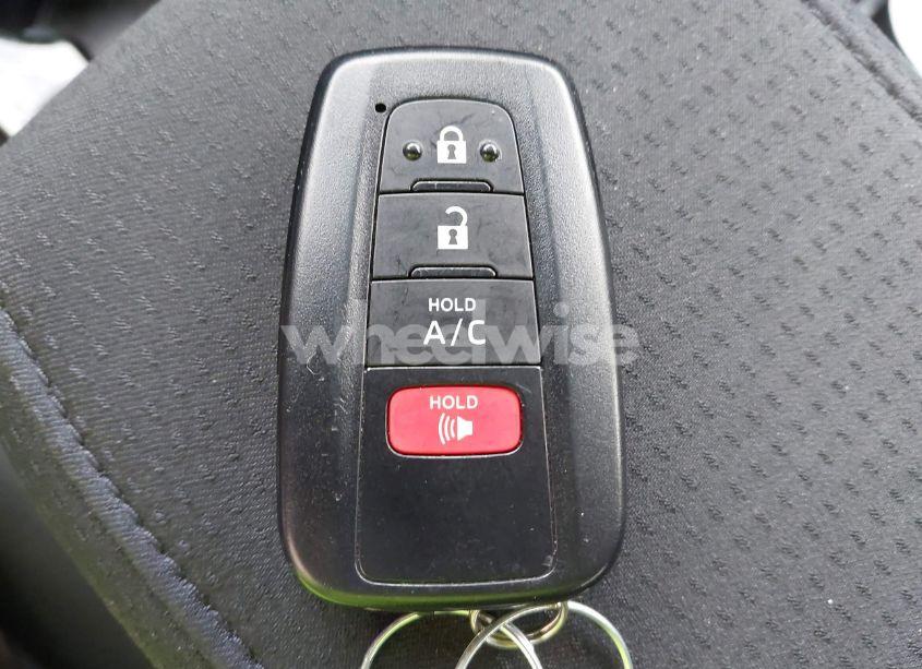 Photo 11 of 2022 Toyota Prius PRIME LE (VIN JTDKAMFP5N3213324)