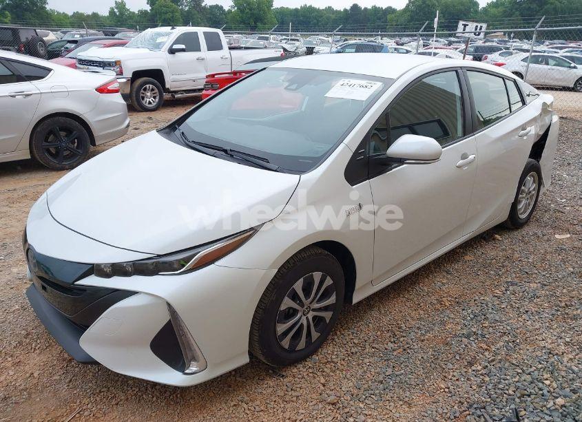 Photo 2 of 2022 Toyota Prius PRIME LE (VIN JTDKAMFP5N3213324)