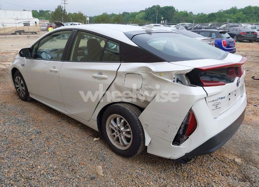 Photo 3 of 2022 Toyota Prius PRIME LE (VIN JTDKAMFP5N3213324)