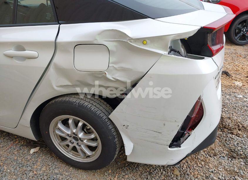 Photo 6 of 2022 Toyota Prius PRIME LE (VIN JTDKAMFP5N3213324)