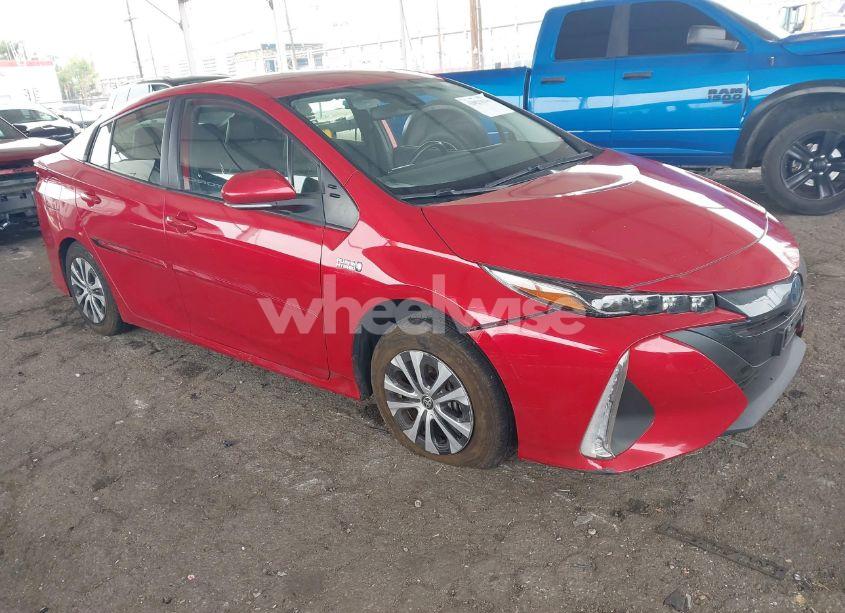2021 Toyota Prius PRIME XLE (VIN JTDKAMFP6M3189145) main photo