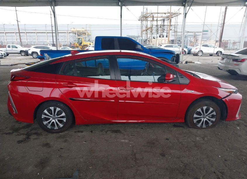 Photo 13 of 2021 Toyota Prius PRIME XLE (VIN JTDKAMFP6M3189145)