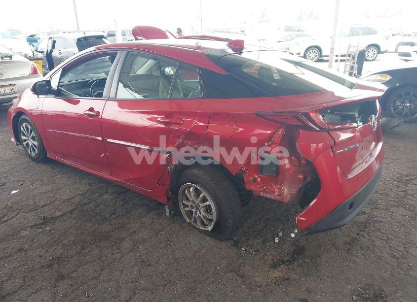 Photo 3 of 2021 Toyota Prius PRIME XLE (VIN JTDKAMFP6M3189145)