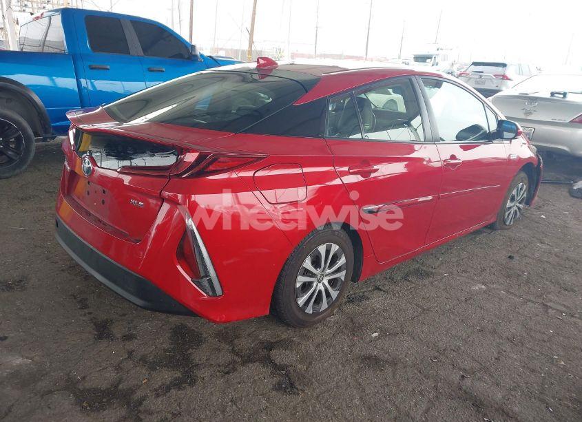Photo 4 of 2021 Toyota Prius PRIME XLE (VIN JTDKAMFP6M3189145)