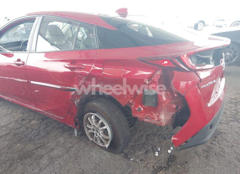 Photo 6 of 2021 Toyota Prius PRIME XLE (VIN JTDKAMFP6M3189145)