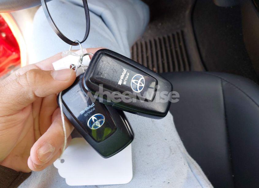 Photo 11 of 2021 Toyota Prius PRIME XLE (VIN JTDKAMFP6M3192515)