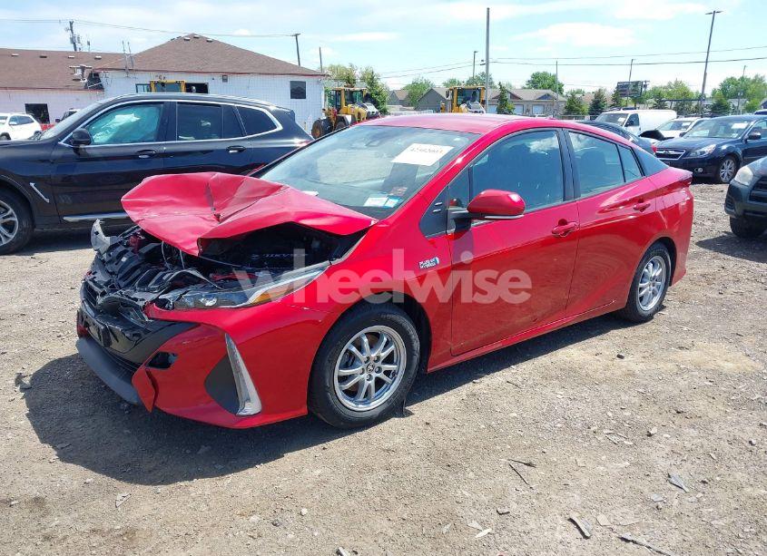 Photo 2 of 2021 Toyota Prius PRIME XLE (VIN JTDKAMFP6M3192515)