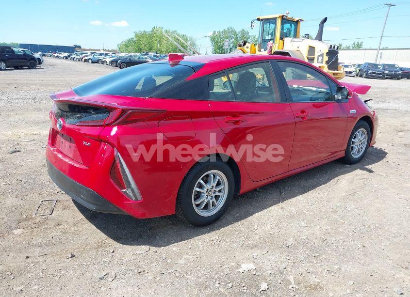 Photo 4 of 2021 Toyota Prius PRIME XLE (VIN JTDKAMFP6M3192515)