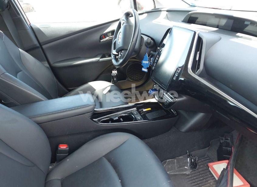 Photo 5 of 2021 Toyota Prius PRIME XLE (VIN JTDKAMFP6M3192515)