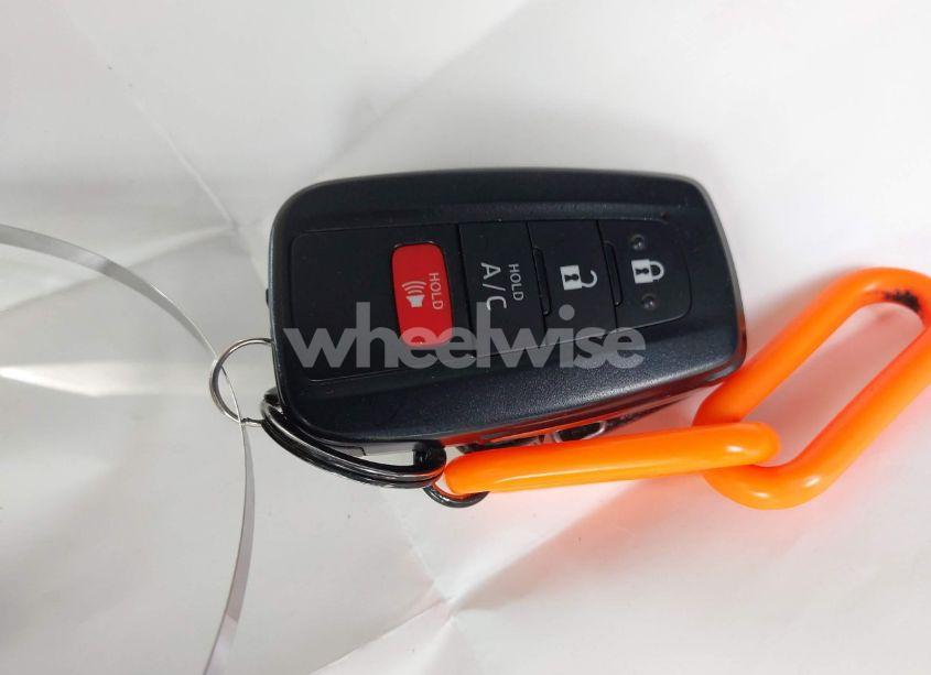 Photo 11 of 2021 Toyota Prius PRIME LE/XLE/LIMITED (VIN JTDKAMFP7M3177134)