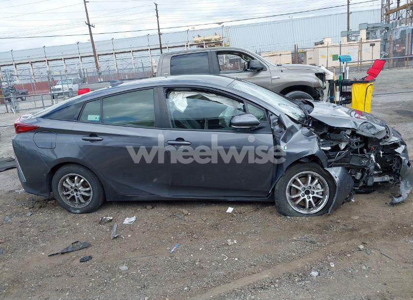 Photo 14 of 2021 Toyota Prius PRIME LE/XLE/LIMITED (VIN JTDKAMFP7M3177134)