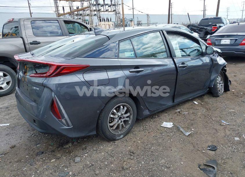 Photo 4 of 2021 Toyota Prius PRIME LE/XLE/LIMITED (VIN JTDKAMFP7M3177134)