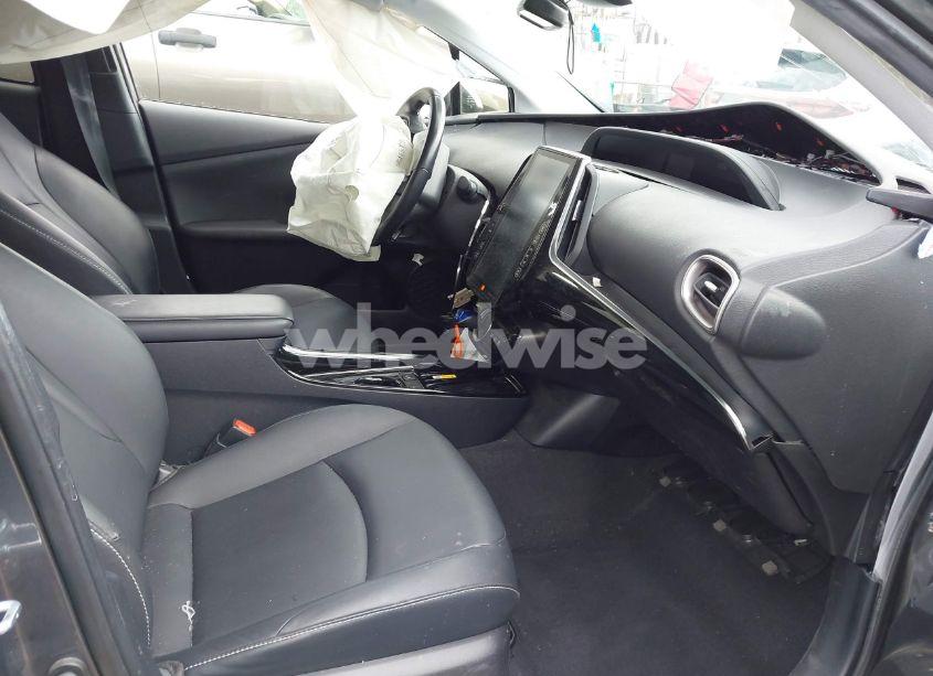 Photo 5 of 2021 Toyota Prius PRIME LE/XLE/LIMITED (VIN JTDKAMFP7M3177134)