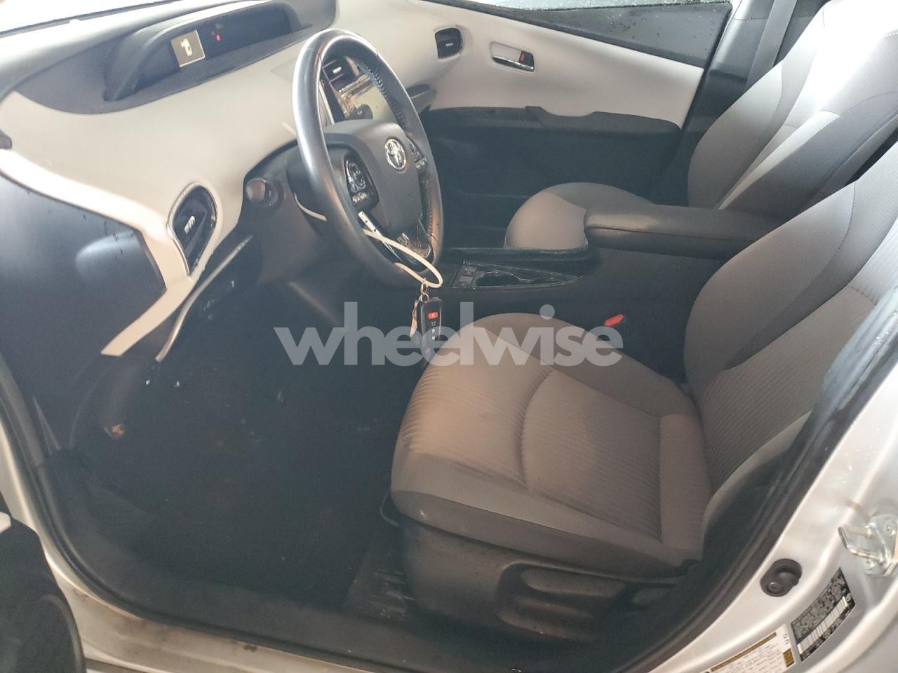 Photo 7 of 2021 TOYOTA PRIUS PRIME LE (VIN JTDKAMFP8M3192080)