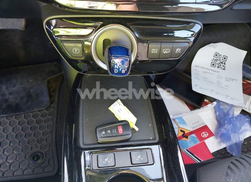 Photo 11 of 2022 Toyota Prius PRIME LE (VIN JTDKAMFP8N3211485)