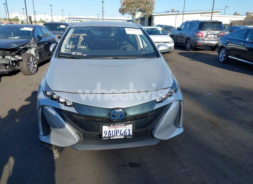 Photo 13 of 2022 Toyota Prius PRIME LE (VIN JTDKAMFP8N3211485)