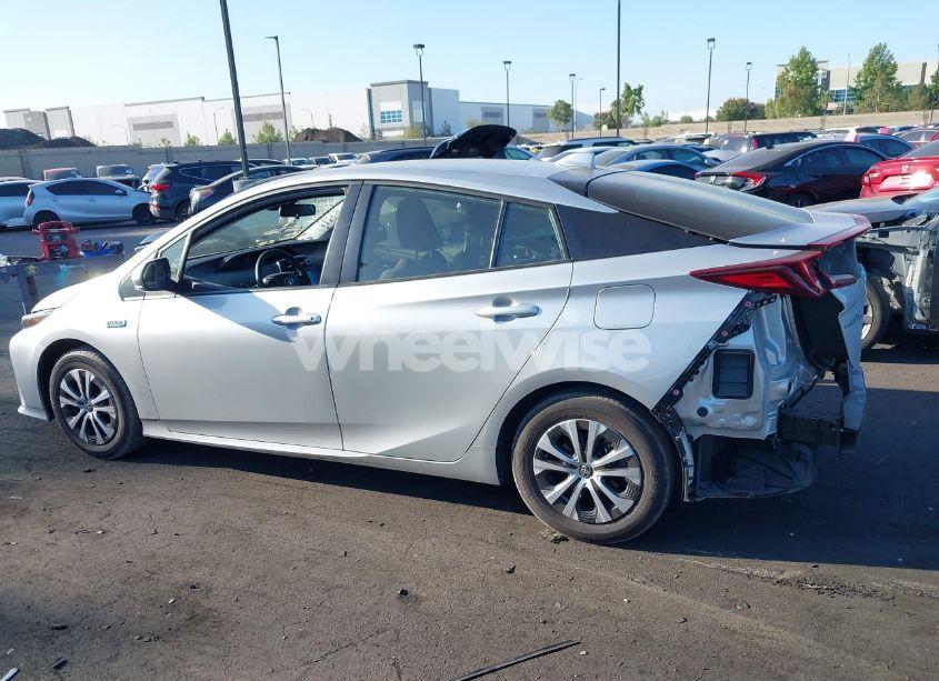Photo 15 of 2022 Toyota Prius PRIME LE (VIN JTDKAMFP8N3211485)