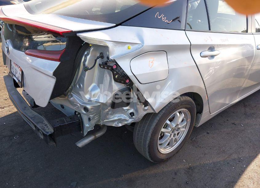 Photo 18 of 2022 Toyota Prius PRIME LE (VIN JTDKAMFP8N3211485)