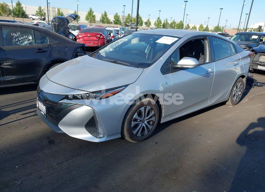 Photo 2 of 2022 Toyota Prius PRIME LE (VIN JTDKAMFP8N3211485)