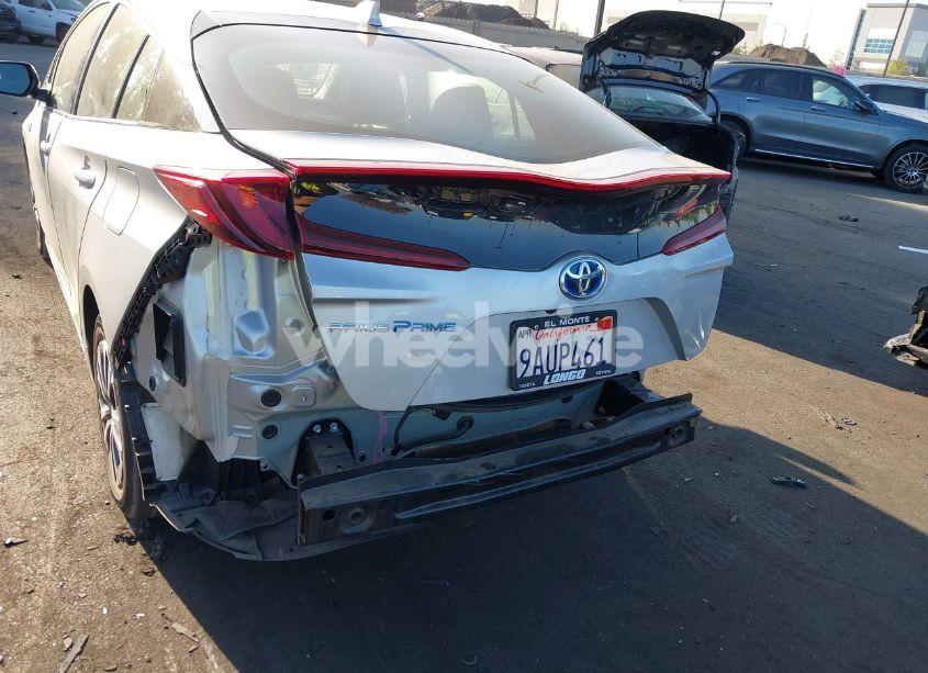 Photo 6 of 2022 Toyota Prius PRIME LE (VIN JTDKAMFP8N3211485)
