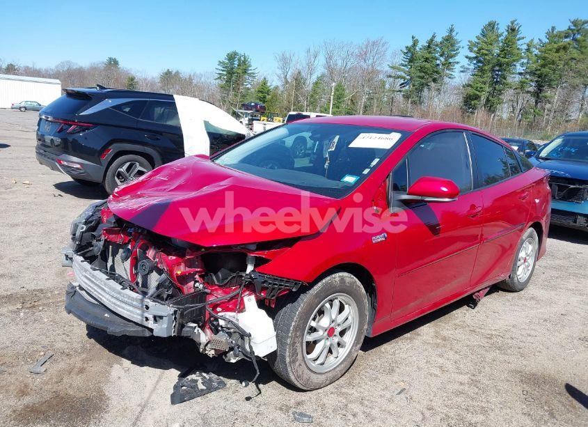 Photo 2 of 2022 Toyota Prius PRIME LIMITED (VIN JTDKAMFP8N3212636)