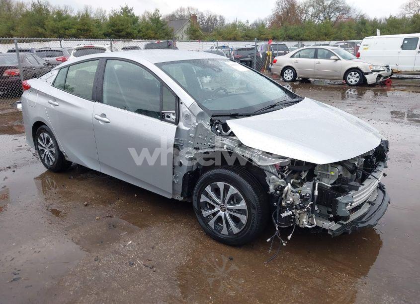 2021 Toyota Prius PRIME XLE (VIN JTDKAMFP9M3170928) main photo