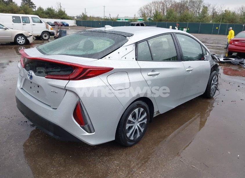 Photo 4 of 2021 Toyota Prius PRIME XLE (VIN JTDKAMFP9M3170928)