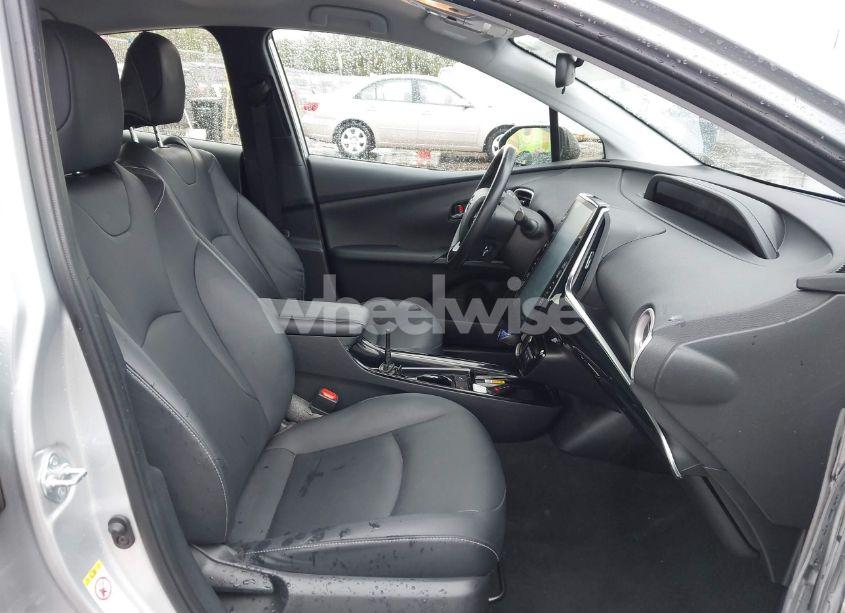 Photo 5 of 2021 Toyota Prius PRIME XLE (VIN JTDKAMFP9M3170928)