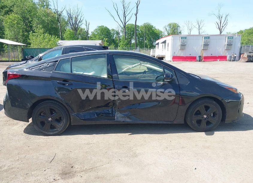 Photo 13 of 2022 Toyota Prius NIGHTSHADE EDITION (VIN JTDKAMFU0N3175619)