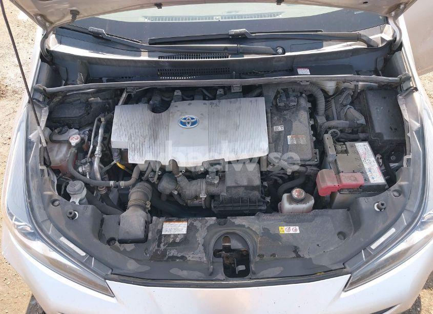 Photo 10 of 2022 Toyota Prius LE (VIN JTDKAMFU2N3165805)