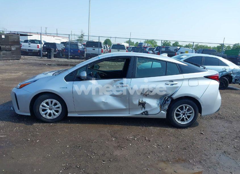 Photo 14 of 2022 Toyota Prius LE (VIN JTDKAMFU2N3165805)