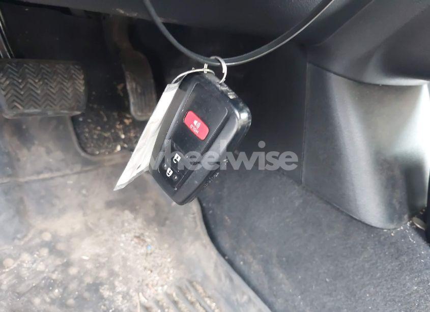 Photo 11 of 2022 Toyota Prius LE (VIN JTDKAMFU2N3167148)