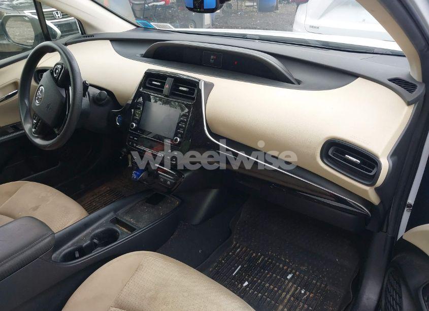 Photo 5 of 2022 Toyota Prius LE (VIN JTDKAMFU2N3167148)