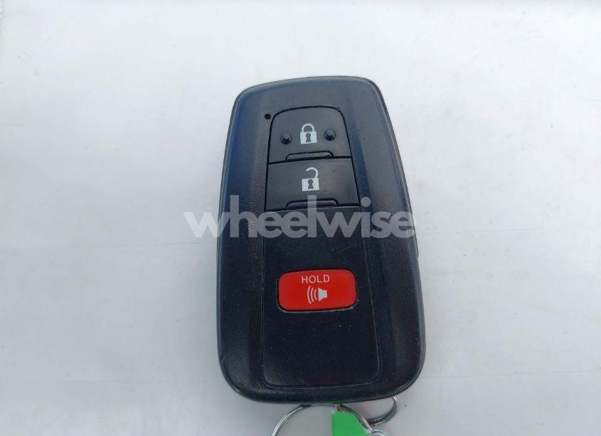 Photo 11 of 2021 Toyota Prius L ECO (VIN JTDKAMFU3M3140233)