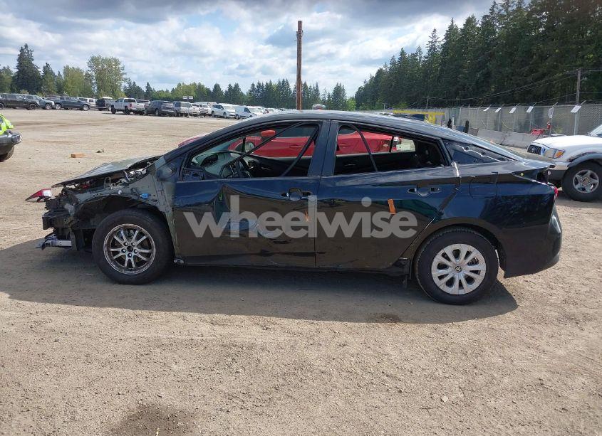 Photo 15 of 2021 Toyota Prius L ECO (VIN JTDKAMFU3M3140233)