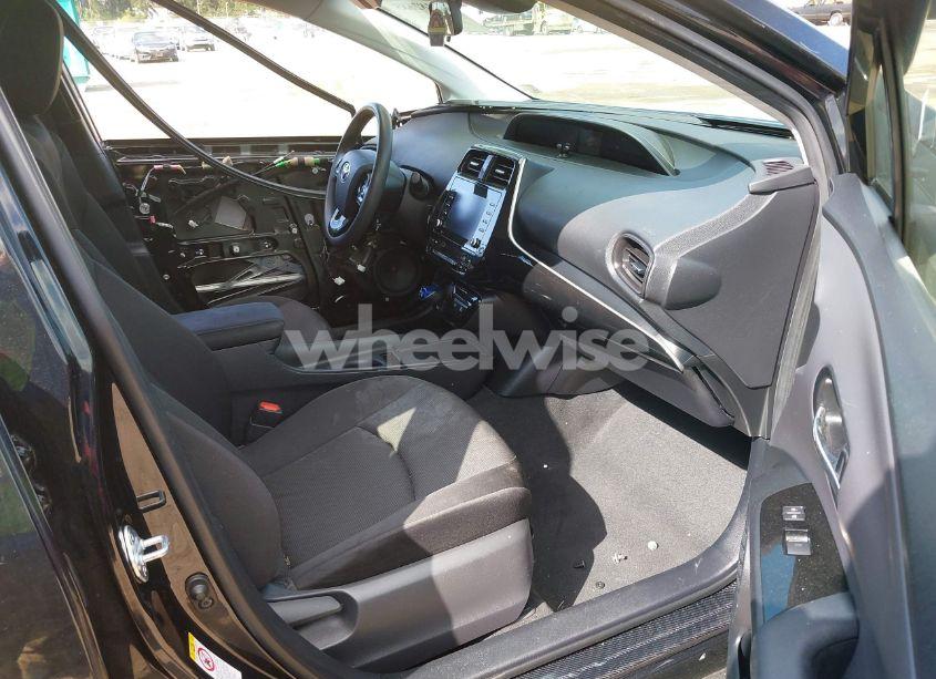 Photo 5 of 2021 Toyota Prius L ECO (VIN JTDKAMFU3M3140233)