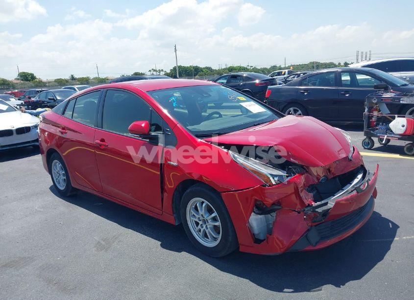 2021 Toyota Prius LE (VIN JTDKAMFU4M3145215) main photo