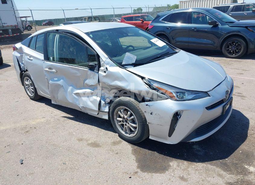 2021 Toyota Prius LE (VIN JTDKAMFU4M3148082) main photo