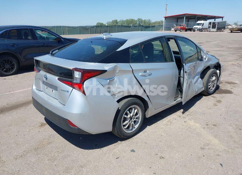 Photo 4 of 2021 Toyota Prius LE (VIN JTDKAMFU4M3148082)