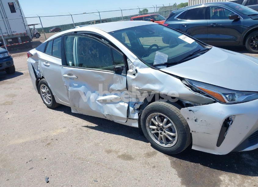 Photo 6 of 2021 Toyota Prius LE (VIN JTDKAMFU4M3148082)