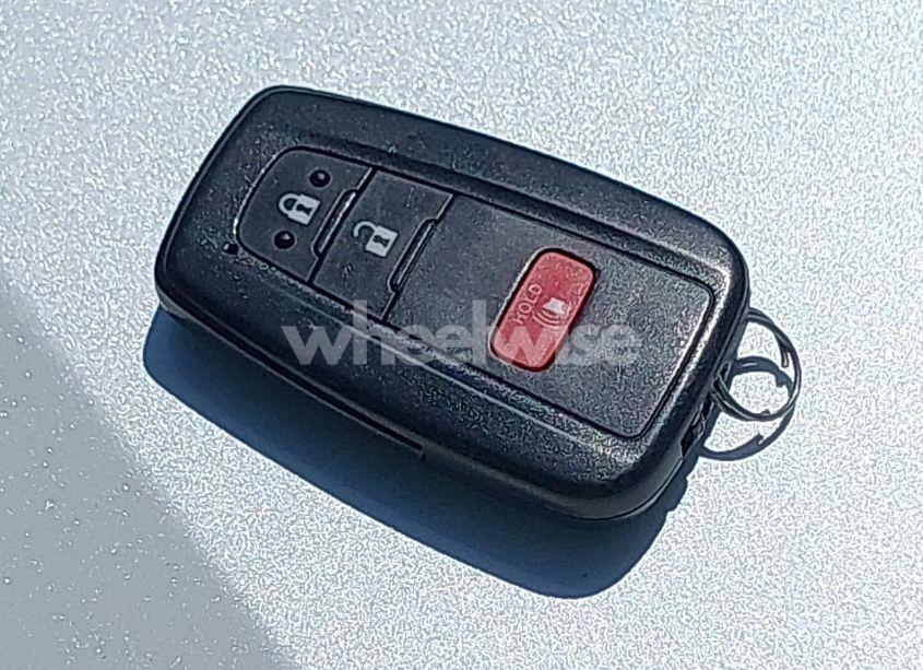 Photo 11 of 2021 Toyota Prius LE (VIN JTDKAMFU5M3142159)