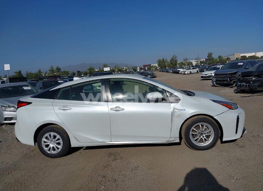 Photo 13 of 2021 Toyota Prius LE (VIN JTDKAMFU5M3142159)
