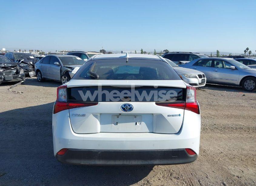 Photo 16 of 2021 Toyota Prius LE (VIN JTDKAMFU5M3142159)