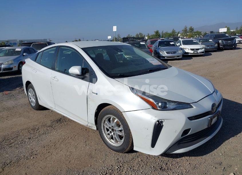 Photo 6 of 2021 Toyota Prius LE (VIN JTDKAMFU5M3142159)